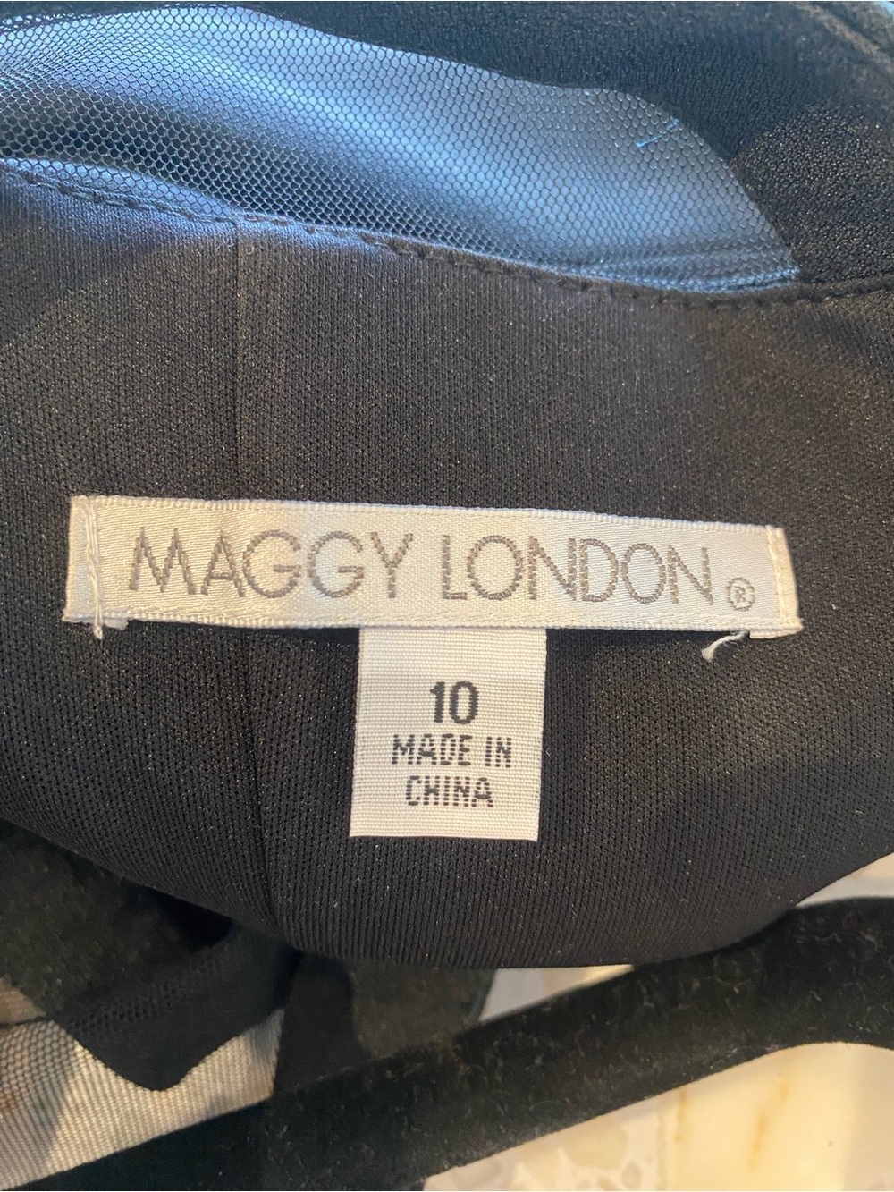 Maggy London-The Illusion Sheath Dress - Picture 3 of 3